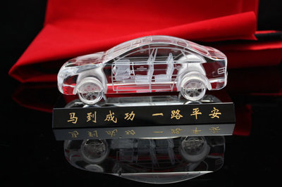 名車銷售紀(jì)念擺件定制 廠家批發(fā)水晶車模禮品的優(yōu)勢與深圳市銘升工藝禮品廠解析